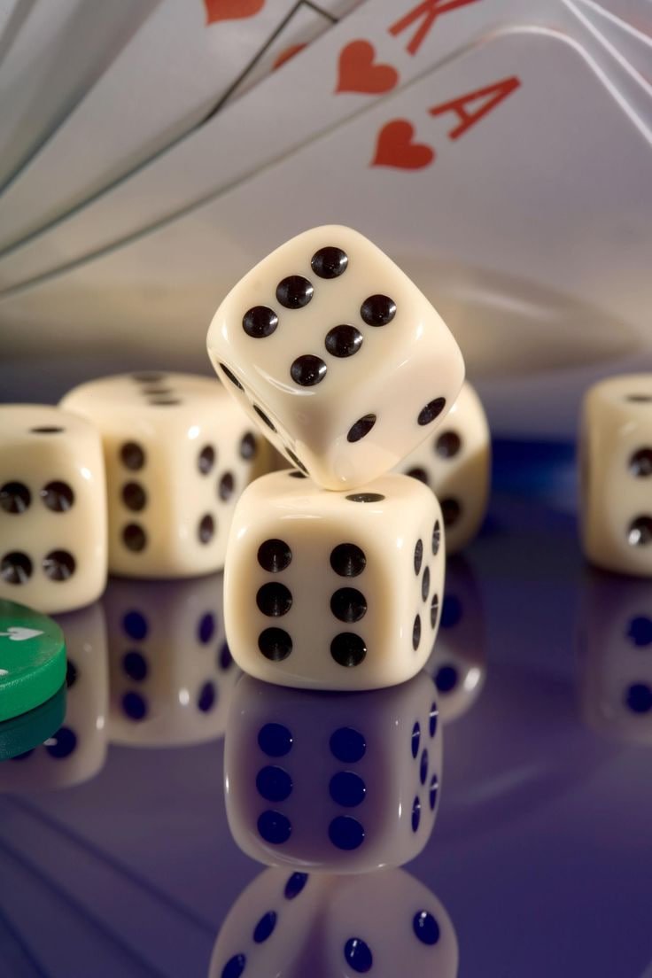 ak777 Live Baccarat Real Dealer မြန်မာ ကျပ်ငွေ MMK ဖြင့် ကစားနေသောပုံ